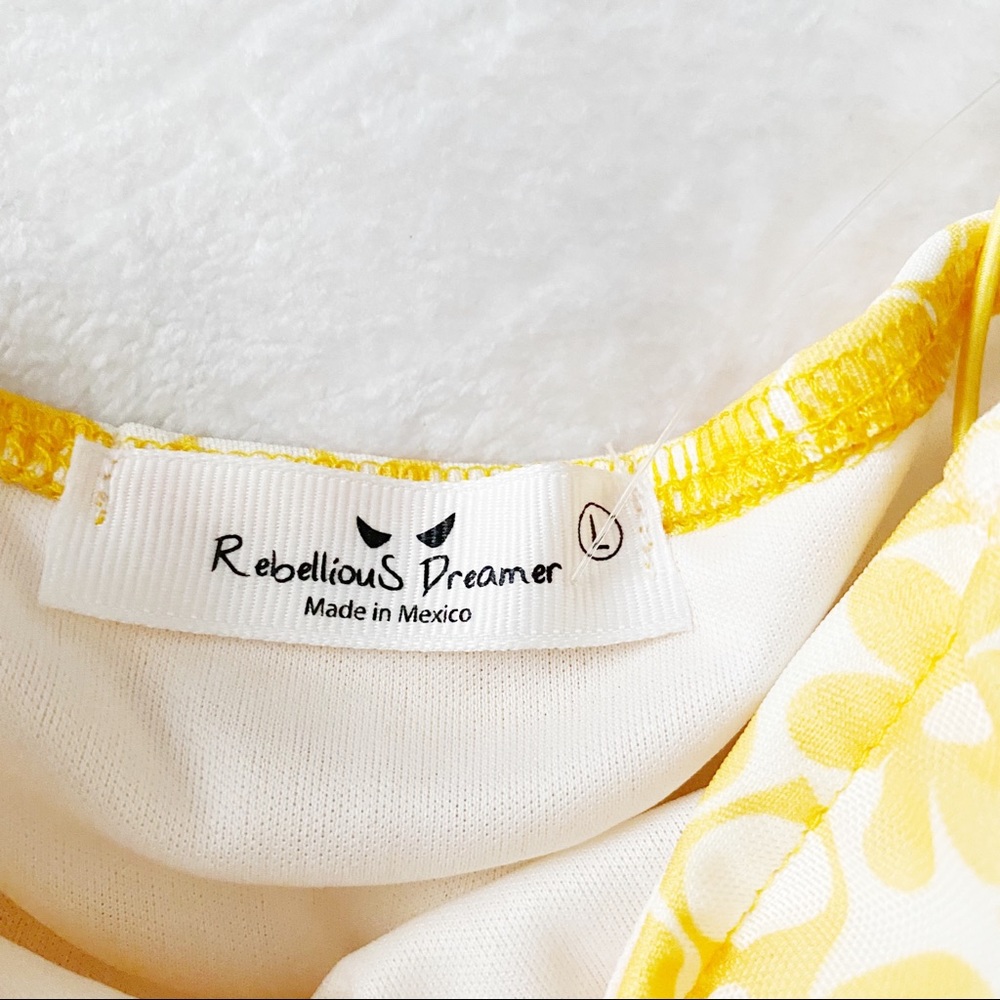 NWT Yellow & White 70’s Floral Print Ruched Cropped Camisole - Picture 6 of 11